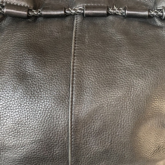 VINCE CAMUTO black pebble leather large shoulder handbag. - Picture 3 of 16